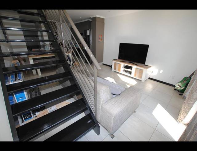 1 BEDROOM PROPERTY TO RENT IN SUNNINGHILL